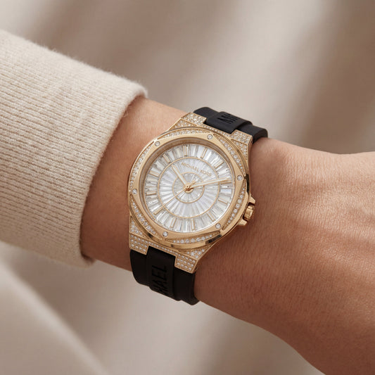 Crystal Halo Gold Sport Watch – Black Strap Signature Edition