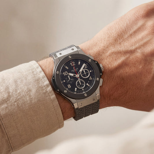 Bold Chronograph Sports Watch Black Dial Silicone Strap