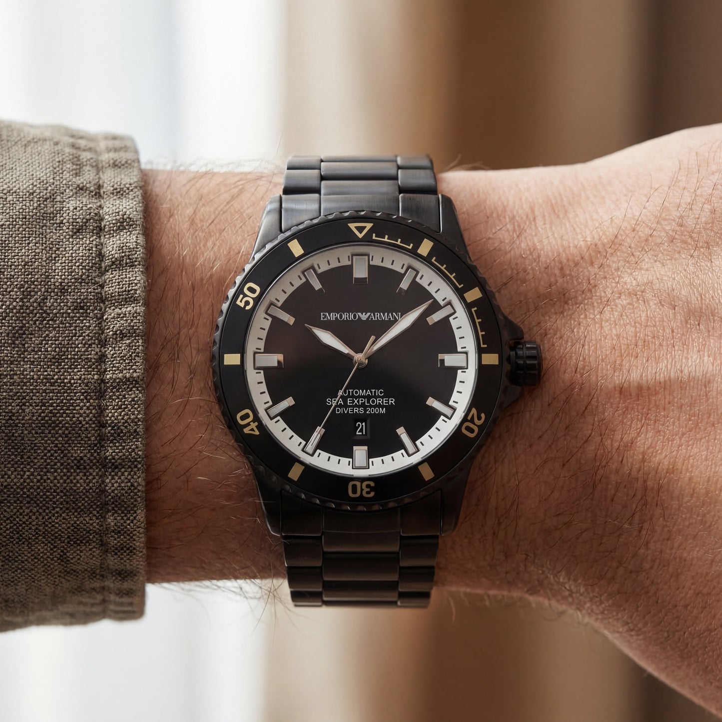 Premium Black Stainless Steel Diver Style Watch Black Dial Gold Accent Bezel Date Display Sport Luxury Watch – Men
