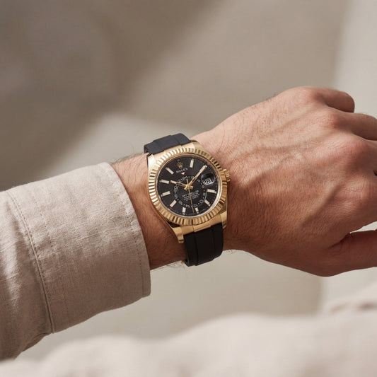 Black Dial Gold Fluted Bezel Luxury Men’s Watch with Rubber Strap